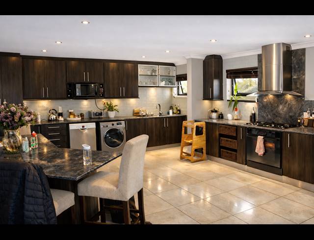 4 BEDROOM HOUSE FOR SALE IN FLAMINGO VLEI